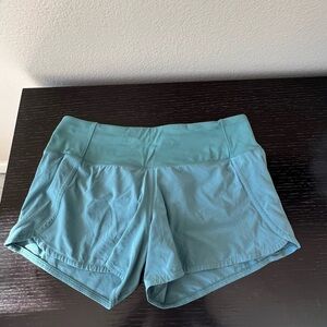 Lululemon shorts size 6